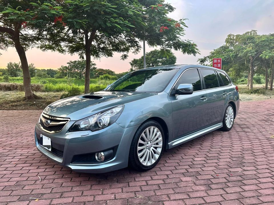 2010 Subaru Legacy Wagon 2.5GT 4WD  第7張相片