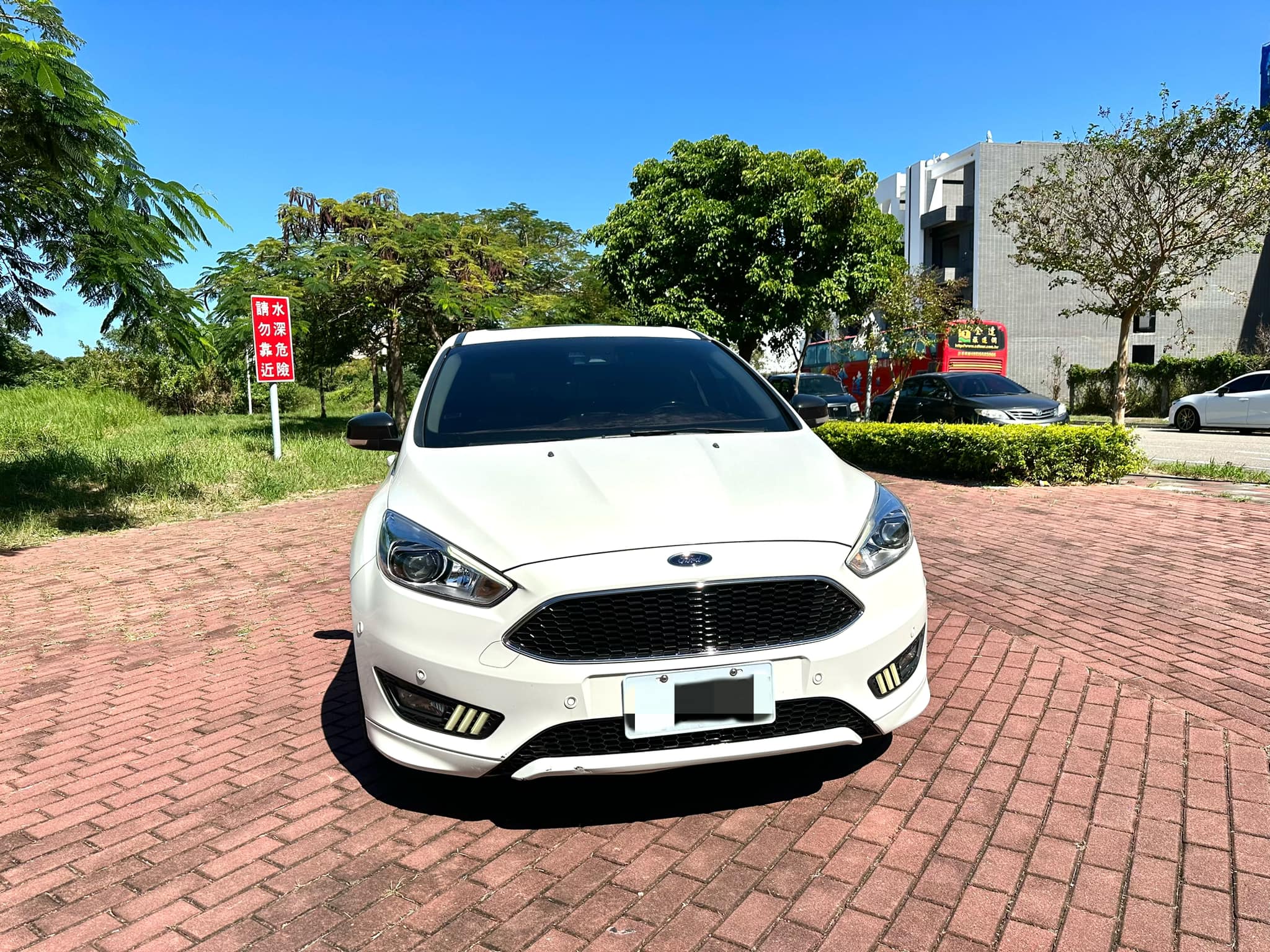 2017 Ford Focus 1.5T 汽油頂級S版 帥氣 安全 動力 操控 面面俱到 可認證  第2張相片