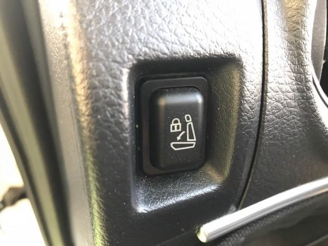 新車120.8萬 4WD 僅跑3萬多 露營旅遊 工商載貨 認證保固  第11張相片