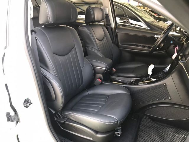 新車120.8萬 4WD 僅跑3萬多 露營旅遊 工商載貨 認證保固  第17張相片