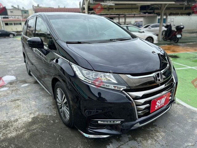 原鈑件! APEX七人座 雙電動滑門 10安 ACC 環景 自動停車 換檔撥片 車道偏移 盲點偵測  第3張相片