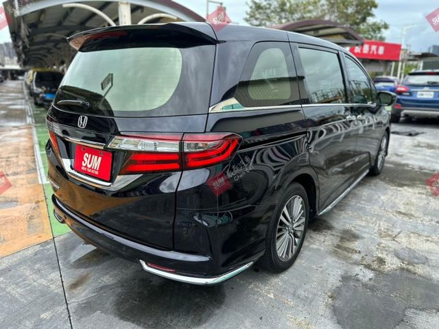 原鈑件! APEX七人座 雙電動滑門 10安 ACC 環景 自動停車 換檔撥片 車道偏移 盲點偵測  第4張相片