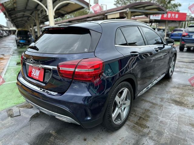 GLA180 運動版 18吋AMG鋁圈 自動停車 後座出風口 電動尾門 電子手煞 雙前電動椅 僅跑3.9萬  第4張相片