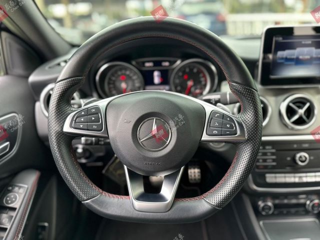GLA180 運動版 18吋AMG鋁圈 自動停車 後座出風口 電動尾門 電子手煞 雙前電動椅 僅跑3.9萬  第8張相片