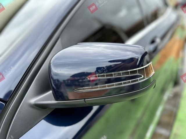 GLA180 運動版 18吋AMG鋁圈 自動停車 後座出風口 電動尾門 電子手煞 雙前電動椅 僅跑3.9萬  第17張相片