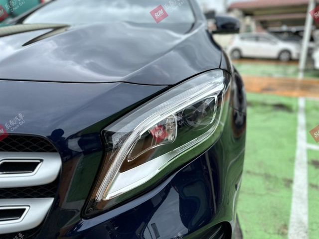 GLA180 運動版 18吋AMG鋁圈 自動停車 後座出風口 電動尾門 電子手煞 雙前電動椅 僅跑3.9萬  第19張相片