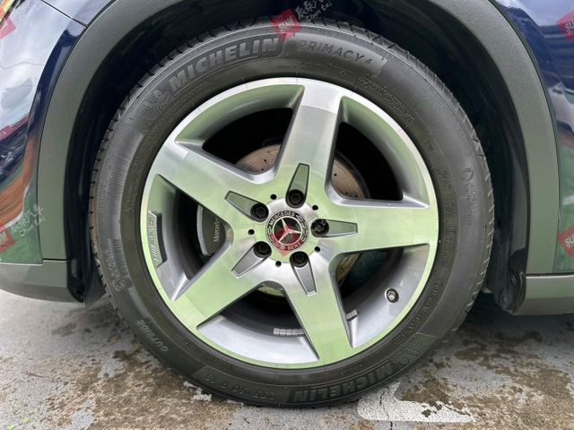 GLA180 運動版 18吋AMG鋁圈 自動停車 後座出風口 電動尾門 電子手煞 雙前電動椅 僅跑3.9萬  第20張相片