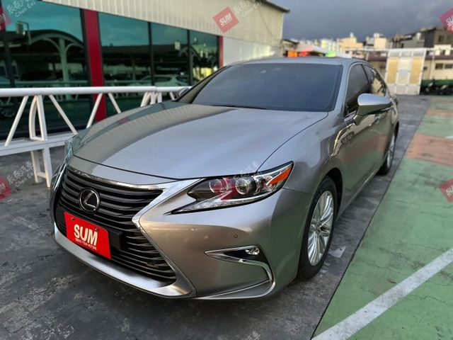 頂級版 天窗 ACC 車道偏移 記憶座椅 LED頭燈 導航 數位電視 後座遮陽簾 後出風口 原版件 實跑14萬  第1張相片