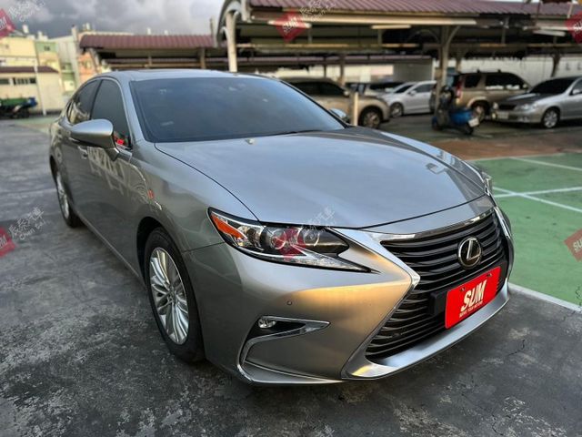 頂級版 天窗 ACC 車道偏移 記憶座椅 LED頭燈 導航 數位電視 後座遮陽簾 後出風口 原版件 實跑14萬  第3張相片