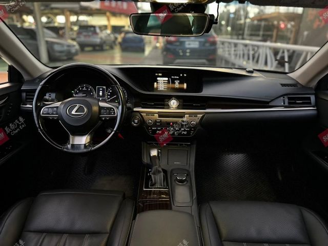 頂級版 天窗 ACC 車道偏移 記憶座椅 LED頭燈 導航 數位電視 後座遮陽簾 後出風口 原版件 實跑14萬  第7張相片