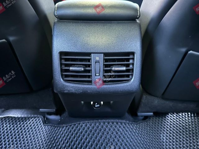 頂級版 天窗 ACC 車道偏移 記憶座椅 LED頭燈 導航 數位電視 後座遮陽簾 後出風口 原版件 實跑14萬  第15張相片