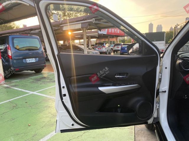 智行旗艦版 i-Key 恆溫空調 鋁圈 環景 車道偏移 防滑 胎壓偵測 ABS 安全氣囊 apple carplay  第14張相片