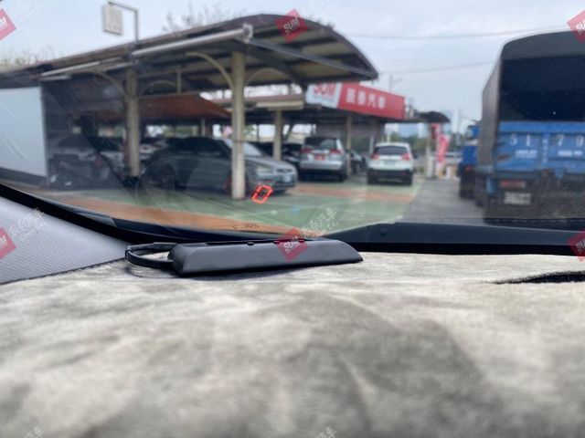 年輕人最愛 優質代步車 i-KEY 定速 恆溫 手自排 天窗 購車送安卓機  第15張相片