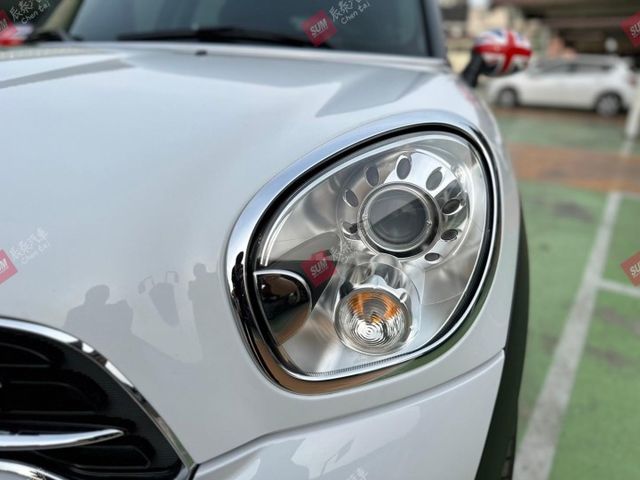 MINI COOPER S COUNTRYMAN 1.6T 英倫風 麂皮多功能方向盤 換檔撥片 恆溫 倒車顯影  第18張相片