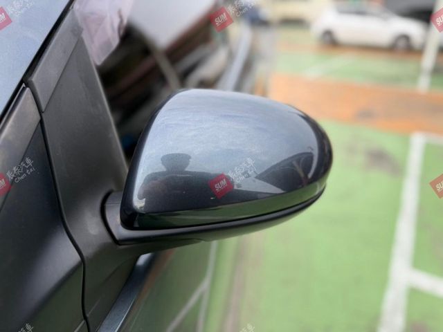 優質代步車 低里程 安全氣囊 電折 鋁圈 原鈑件  第19張相片