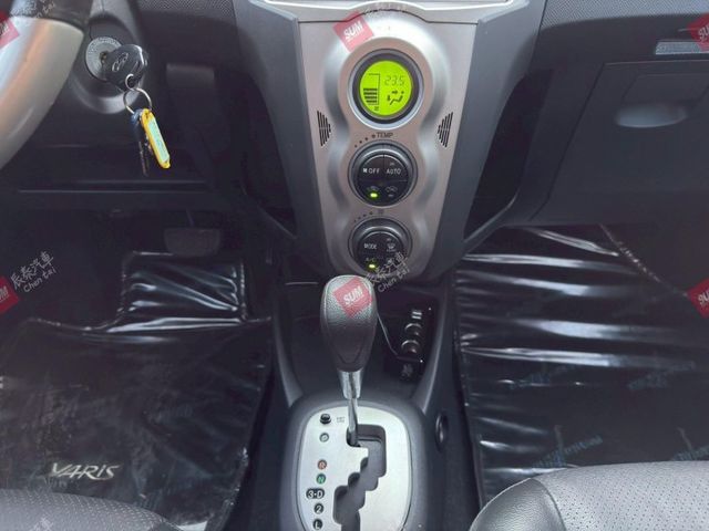 僅跑7.7萬! G版 恆溫 皮椅 影音 藍芽 霧燈 代步小車  第9張相片
