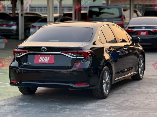豪華版 鋁圈 恆溫 無限CARPLAY車機 ACC 車道維持輔助 ISOFIX 原版件  第4張相片