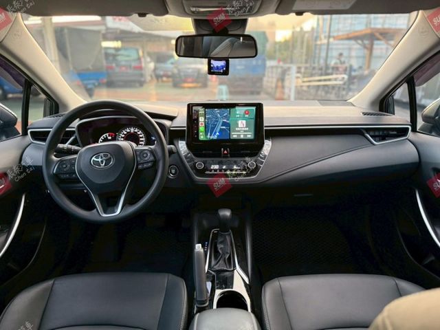豪華版 ACC 倒車顯影 CARPLAY 鋁圈 I-KEY 後出風口 霧燈 原版件 僅跑1.3萬  第7張相片