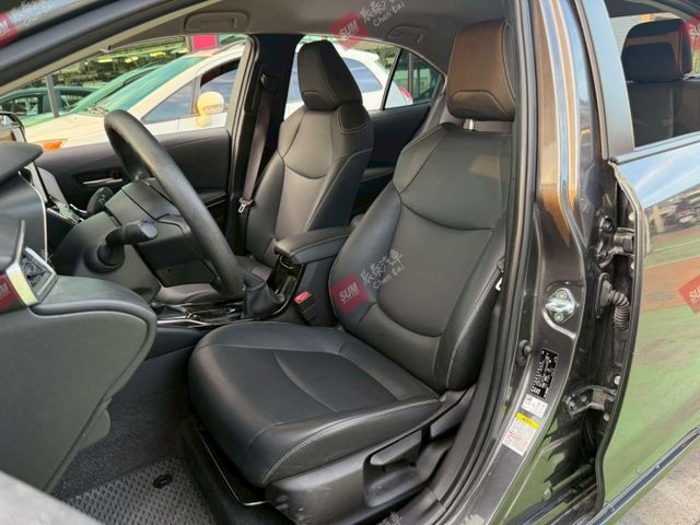 豪華版 ACC 倒車顯影 CARPLAY 鋁圈 I-KEY 後出風口 霧燈 原版件 僅跑1.3萬  第10張相片