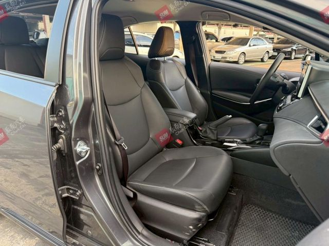 豪華版 ACC 倒車顯影 CARPLAY 鋁圈 I-KEY 後出風口 霧燈 原版件 僅跑1.3萬  第11張相片