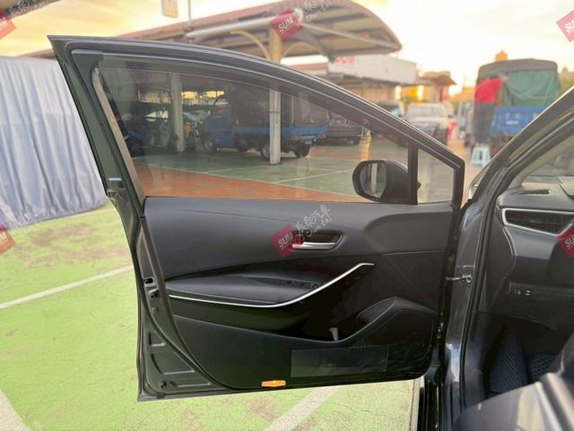 豪華版 ACC 倒車顯影 CARPLAY 鋁圈 I-KEY 後出風口 霧燈 原版件 僅跑1.3萬  第14張相片