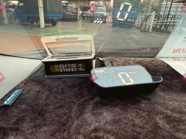 I-KEY 鋁圈 定速 霧燈 胎壓偵測 抬頭顯示 實跑16萬  第9張相片