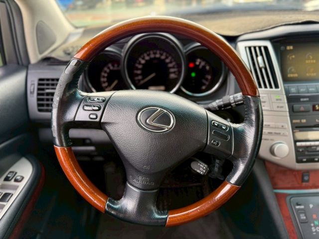 LIMITED edition 3.5 全景天窗 倒車顯影 導航 電尾門 記憶座椅 雙電動椅 後出風口 現車現況  第8張相片