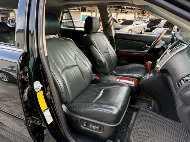 LIMITED edition 3.5 全景天窗 倒車顯影 導航 電尾門 記憶座椅 雙電動椅 後出風口 現車現況  第10張相片