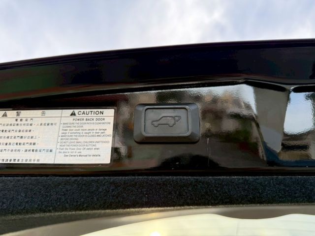 LIMITED edition 3.5 全景天窗 倒車顯影 導航 電尾門 記憶座椅 雙電動椅 後出風口 現車現況  第17張相片