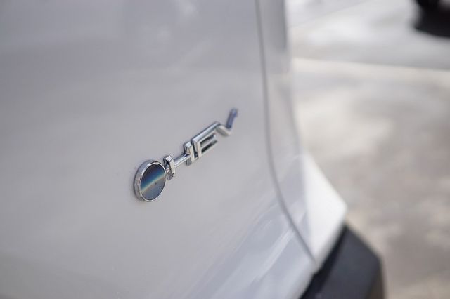 油電豪華版 可全額貸 全新領牌車未開封 僅跑3KM 原廠保固 保證全程托運到店 若無舊換新售價73.9萬  第10張相片