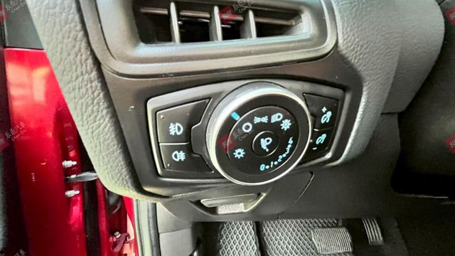 1.5T 汽油時尚 定速 馬丁頭 快撥 藍牙 LED頭燈 TCS 胎壓  第7張相片