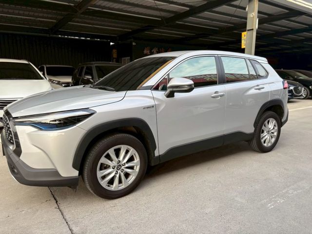 油電尊爵 LED日行燈 盲點偵測 ACC I-KEY 僅跑4.5萬  第3張相片