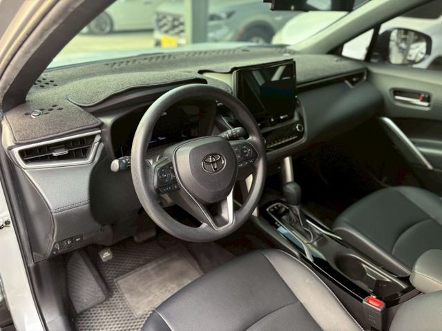 油電尊爵 LED日行燈 盲點偵測 ACC I-KEY 僅跑4.5萬  第9張相片