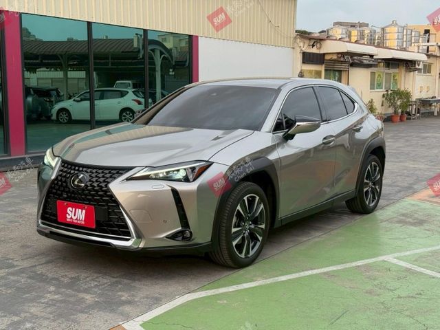 菁英PLUS特仕版 新車價163.1萬 環景 18吋鋁圈 盲點偵測 CARPLAY 抬頭顯示  第1張相片