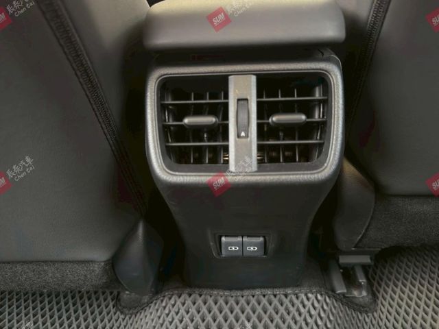 菁英PLUS特仕版 新車價163.1萬 環景 18吋鋁圈 盲點偵測 CARPLAY 抬頭顯示  第17張相片