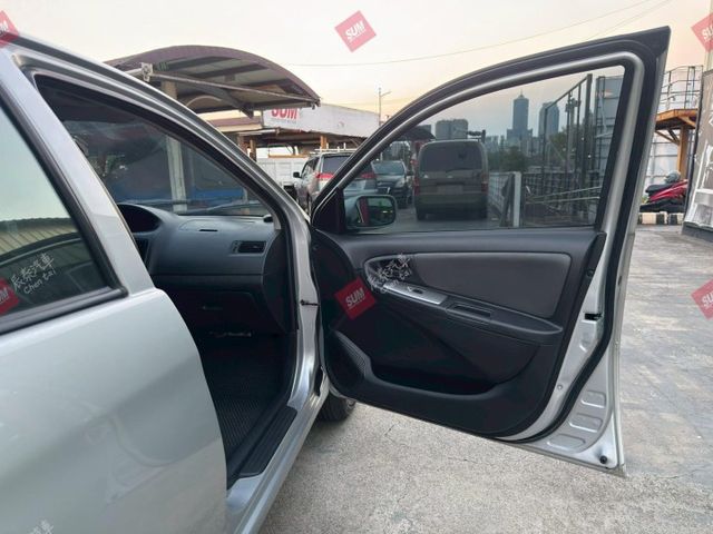 優質代步車 安卓機 倒車顯影 鋁圈 皮椅 霧燈 省油!  第16張相片