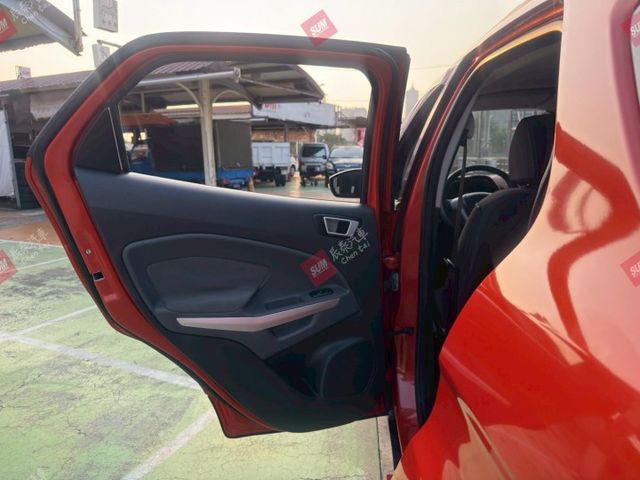 超低里程!僅跑7萬!!! 優質代步車 鋁圈 皮椅 自手排  第16張相片