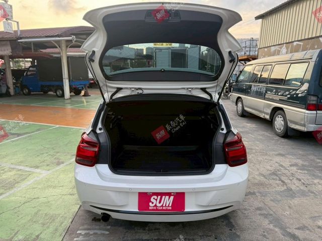 116i sport 定速 原版件 16吋鋁圈 後座出風口 僅跑5.4萬 里程保證  第11張相片