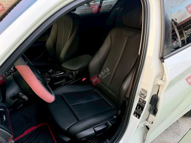 116i sport 定速 原版件 16吋鋁圈 後座出風口 僅跑5.4萬 里程保證  第12張相片