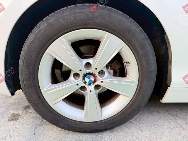 116i sport 定速 原版件 16吋鋁圈 後座出風口 僅跑5.4萬 里程保證  第20張相片