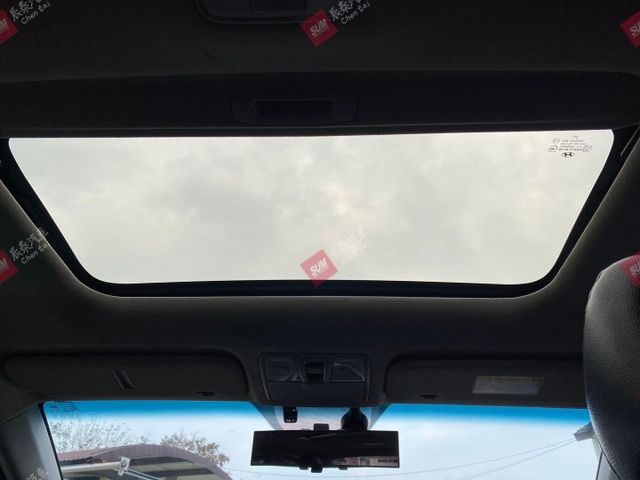 年輕人最愛 優質代步車 i-KEY 定速 恆溫 手自排 天窗 購車送安卓機  第16張相片