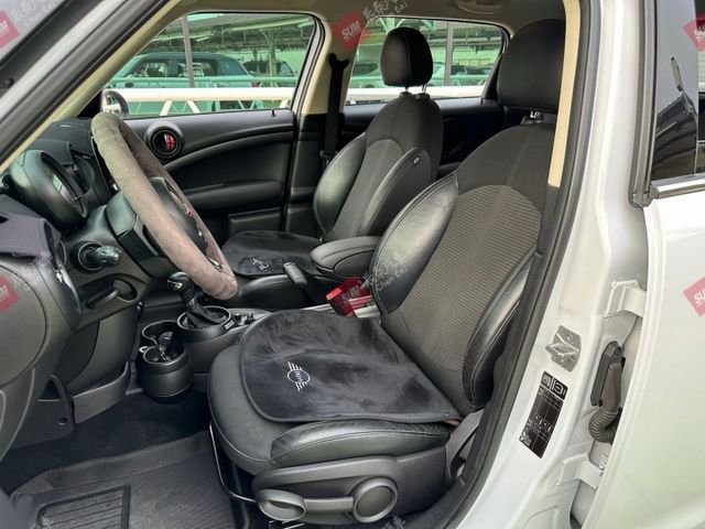 MINI COOPER S COUNTRYMAN 1.6T 英倫風 麂皮多功能方向盤 換檔撥片 恆溫 倒車顯影  第10張相片