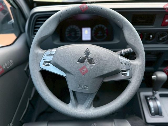DELICA 自排 8人座 盲點偵測 客貨兩用 可改露營車  第8張相片
