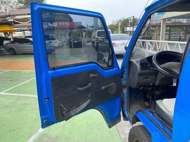 4WD!!!  1.2小貨車 老闆賺錢好幫手  第12張相片