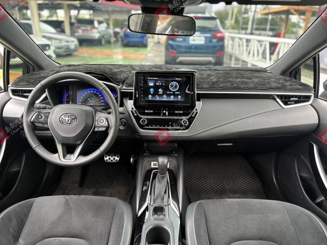 旗艦版 I-KEY HUD 盲點偵測 電動腰靠 倒車顯影 座椅通風 18吋鋁圈 電子手煞 AUTO HOLD  第7張相片
