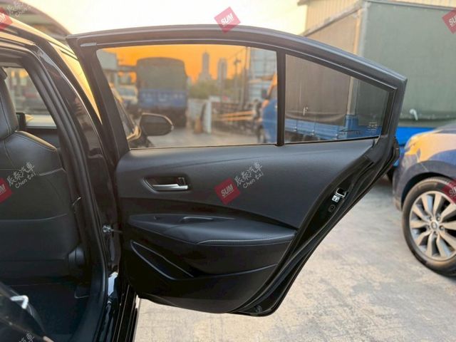 豪華版 鋁圈 恆溫 無限CARPLAY車機 ACC 車道維持輔助 ISOFIX 原版件  第17張相片