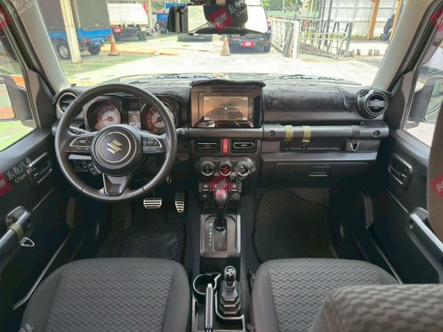 超稀有! JIMNY!!! 1.5 4WD 3門 頭燈清洗 車道偏離警示 定速 恆溫  四輪剛換!  第9張相片
