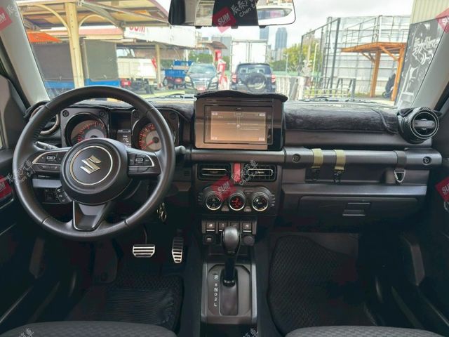 超稀有! JIMNY!!! 1.5 4WD 3門 頭燈清洗 車道偏離警示 定速 恆溫  四輪剛換!  第10張相片