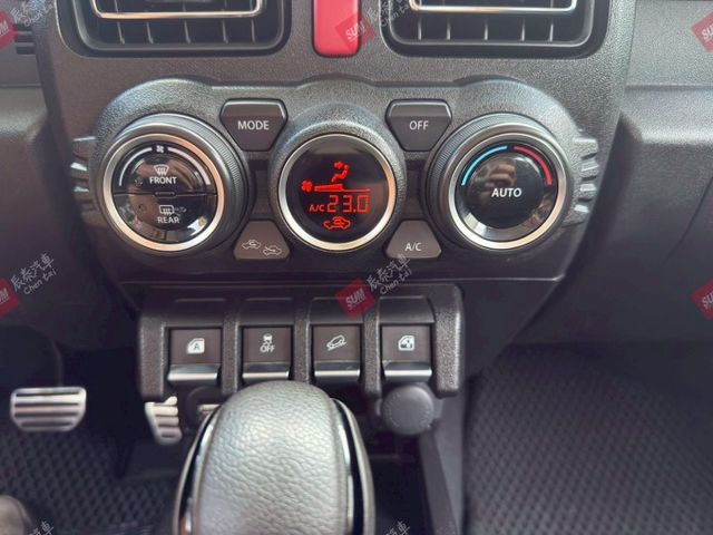 超稀有! JIMNY!!! 1.5 4WD 3門 頭燈清洗 車道偏離警示 定速 恆溫  四輪剛換!  第13張相片