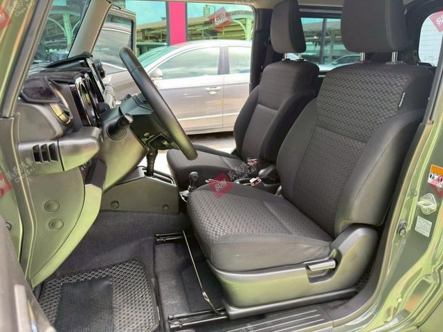 超稀有! JIMNY!!! 1.5 4WD 3門 頭燈清洗 車道偏離警示 定速 恆溫  四輪剛換!  第15張相片